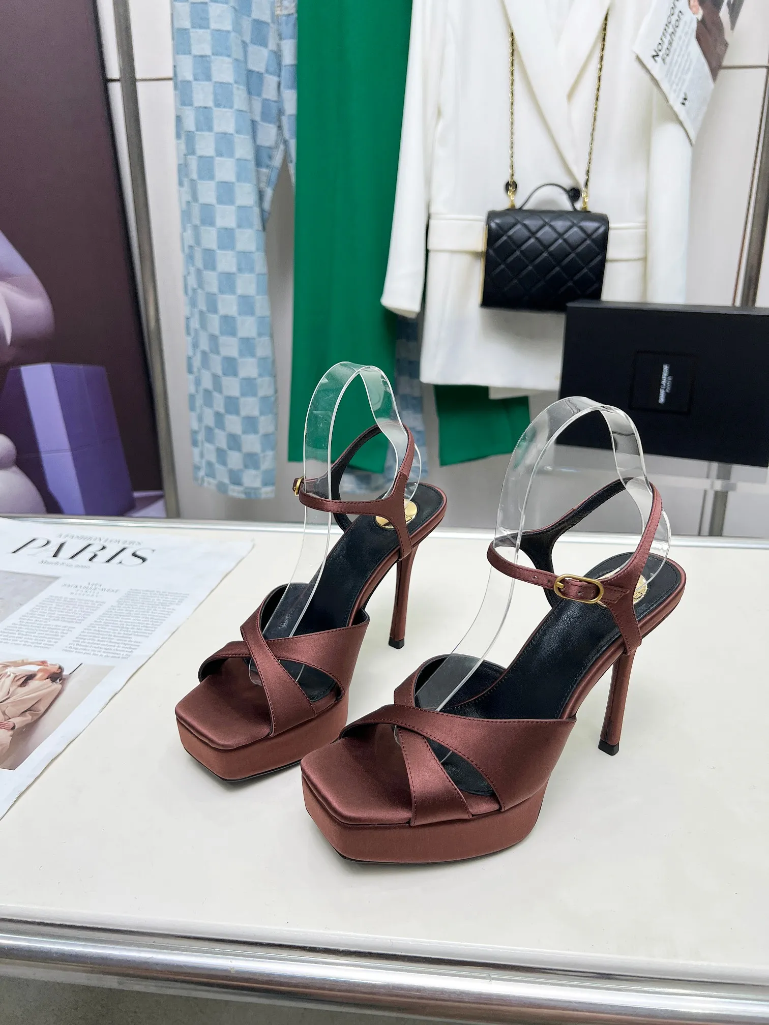👟👟Ex-factory price 640👟👟 Saint Laurent YSL Saint Laurent sandals Upper: sheepskin surface Size 35-42 (42 is custom-made and non-returnable) Heel height 8.5cm Water platform height 2.5cm Leather outsole 2642-12